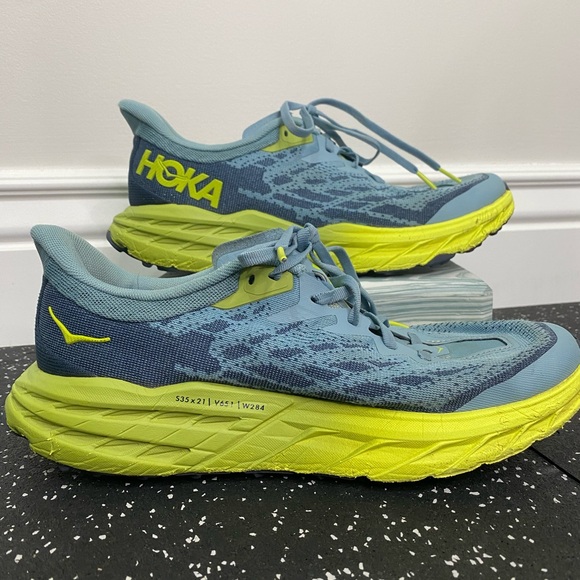 Hoka One One Speedgoat 5 men’s 8.5D Athletic Shoes in Blue and Neon Yellow - Picture 2 of 10